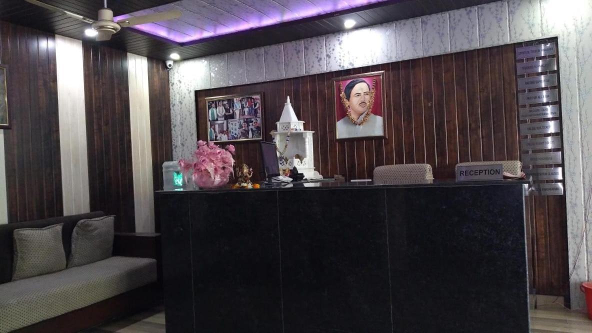 Hotel Vishla Palace By Uttarakhand Hotel Hospitality Narendra Nagar Eksteriør billede