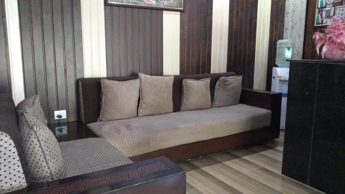 Hotel Vishla Palace By Uttarakhand Hotel Hospitality Narendra Nagar Eksteriør billede